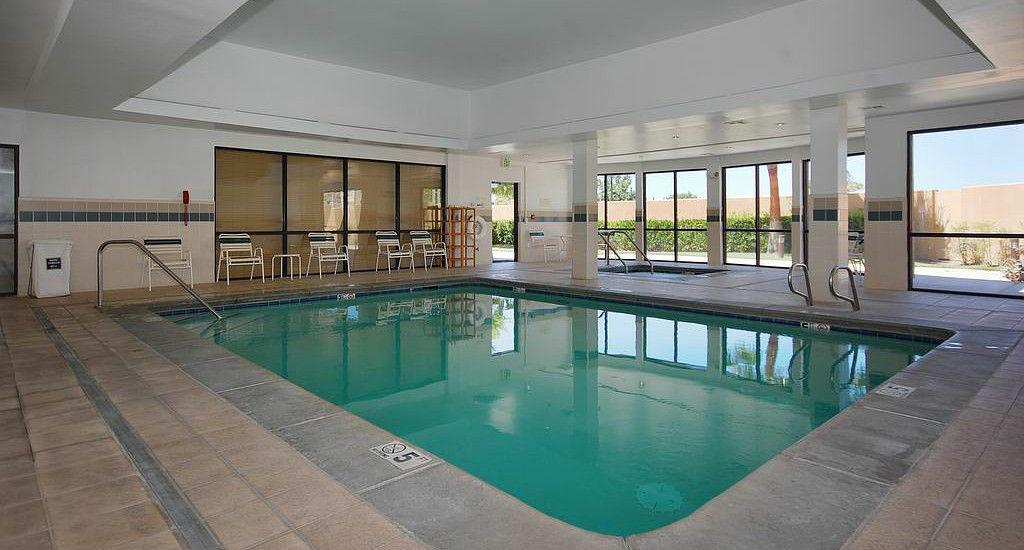 Courtyard By Marriott Мърсед Екстериор снимка